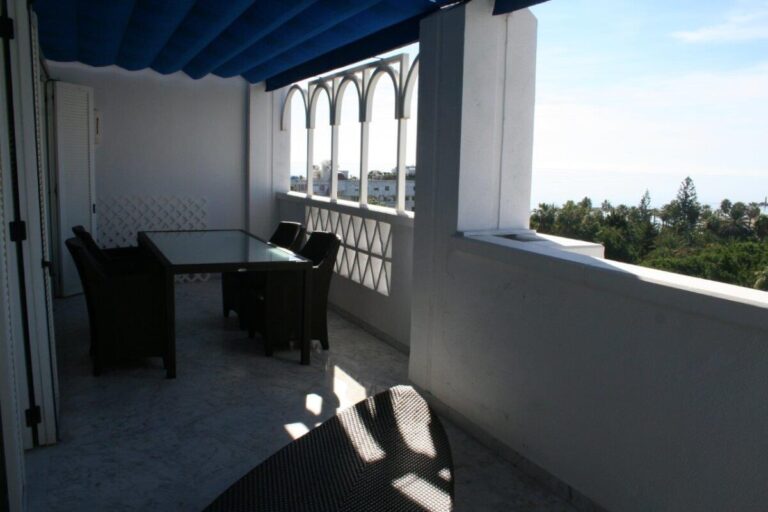 Copia-3-de-apartamentos-playas-del-duque-y-albatros-086-1200x800