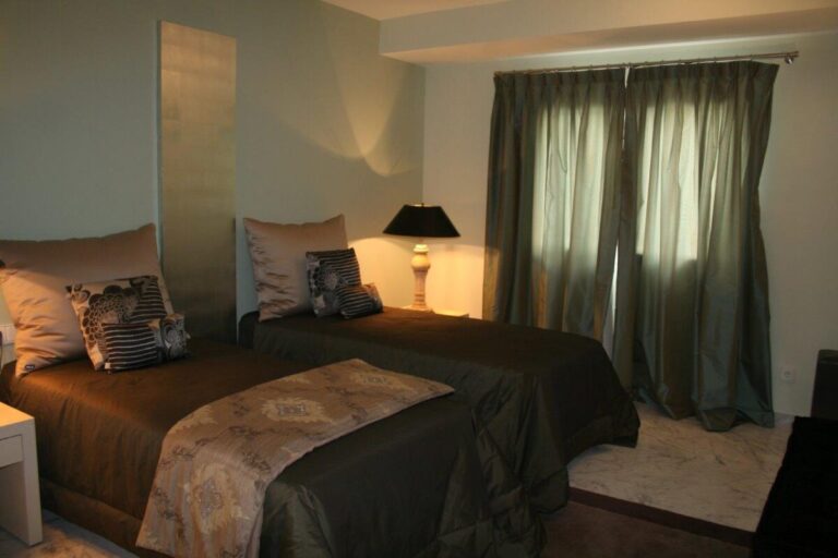 Copia-de-apartamentos-playas-del-duque-y-albatros-095-1200x800